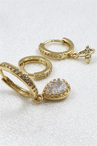 Kelebek ve Damla Motifli Gold Renk Küpe
