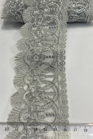 Kenar Çiçek Desenli Dantel Güpür