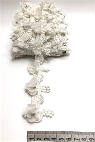 Kırık Beyaz 3 Boyutlu Çiçekli İncili Şerit