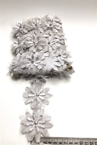 Kırık Beyaz 3 Boyutlu Taşlı Tüllü Çiçek Şerit