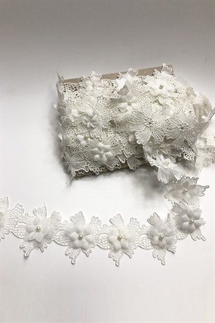 Kırık Beyaz 3 Boyutlu Çiçek Desenli Şerit