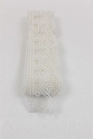 Kırık Beyaz Şal Desenli Dantel