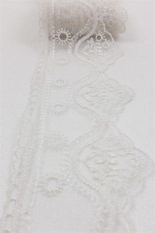 Kırık Beyaz Şal Desenli Dantel