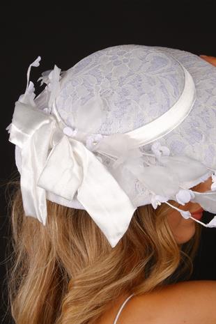 Kırık Beyaz Vualet Nikah Şapkası Vera Dantel Çiçekli Gelin Aksesuarı