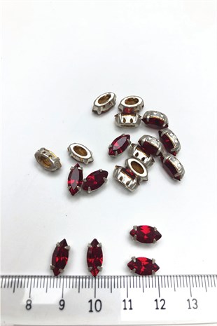 Red Shuttle Cased Glass Strut Stone 25 pcs