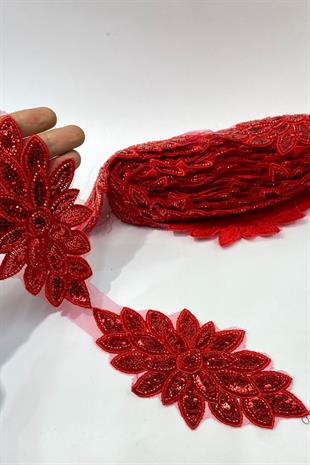 Kırmızı Boncuk İşlemeli Çiçek Desen Baklava Geniş Şerit Aplik 1 Metre
