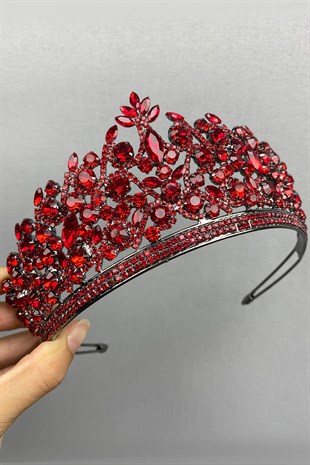 Red Pegasi Model Bride Henna Crown