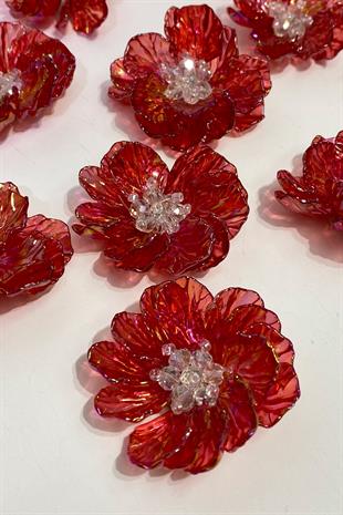 بروش اللؤلؤ الأحمر مطرز باللؤلؤ