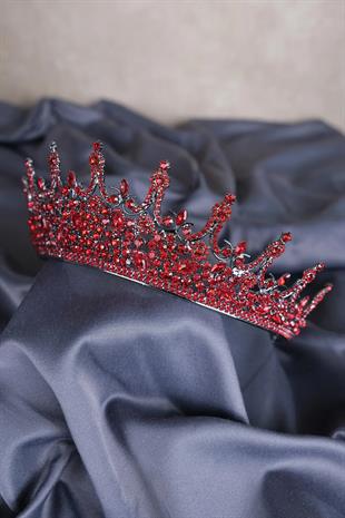 Red Background Leonis Princess Model Bridal Henna Crown