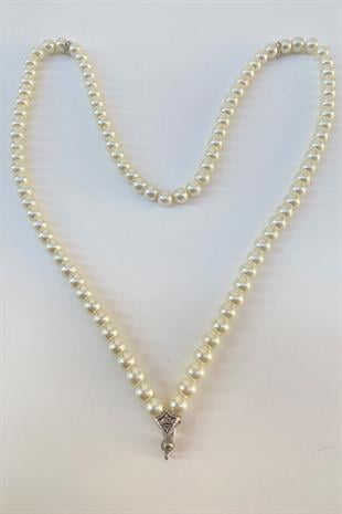 مسبحة جاهزة مطرزة باللؤلؤ الكريمي 99 لو