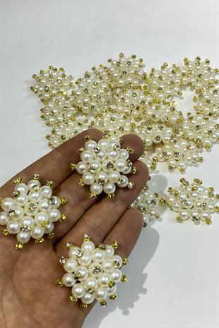 بروش كريم اللؤلؤ والحجر