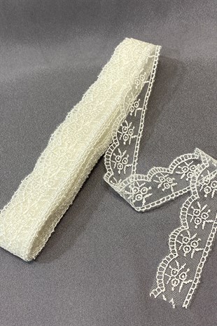 Küçük Çiçekli Kenar Güpür Dantel Fisto 9 mt