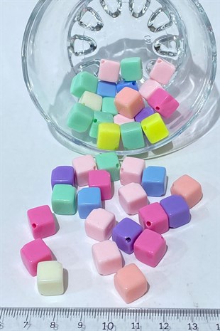 Küp Plastik Boncuk 20 gr
