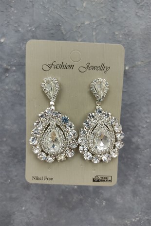 Leonis Model Bridal Crown And Studded Earrings