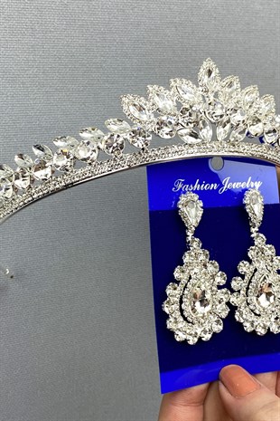Leyn Model Bridal Crown and Drop Earrings Set