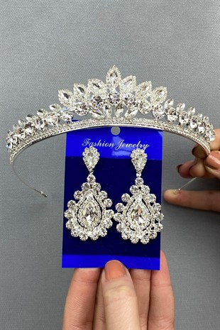 Leyn Model Bridal Crown and Drop Earrings Set