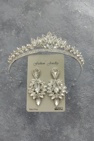 Leyn Model Bridal Crown And Drop Stone Earrings