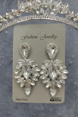 Leyn Model Bridal Crown And Drop Stone Earrings