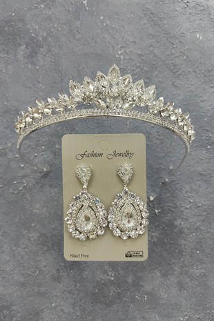 Leyn Model Bridal Crown And Shuttle Stone Earrings