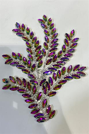 إكسسوار فستان سهرة مزين بقطعة من حجر المكوك