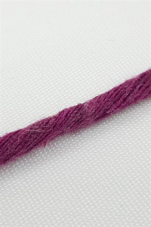 مكرميه ملتوية رفيعة البرقوق