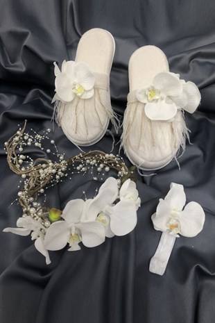 Orchid Straw Crown and Slippers Set