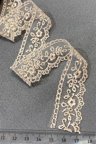 Oymalı Desenli Kenar Güpür Dantel Fisto 9 mt