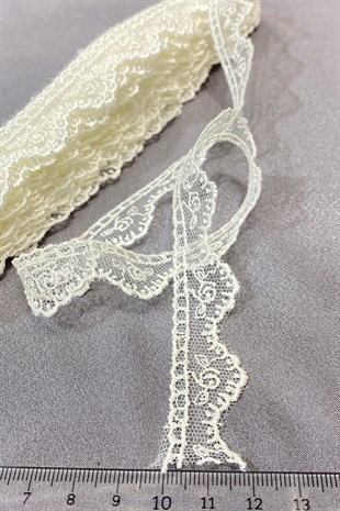 Oymalı Minik Papatya Kenar Güpür Dantel Fisto 9 mt