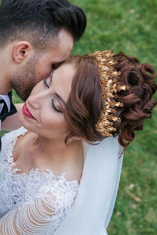 Sparkling Shuttle Stone Bridal Tiara Costume Crown for Henna Night