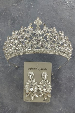Pegasi Model Bridal Crown And Stud Earrings With Drop Stone