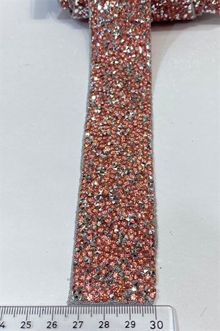 الشريط الحجري الوردي الحديد على