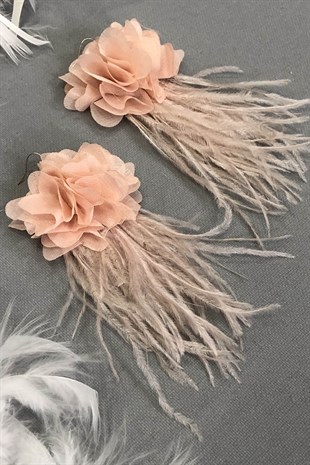 Pudra Çiçekli Tüylü Küpe