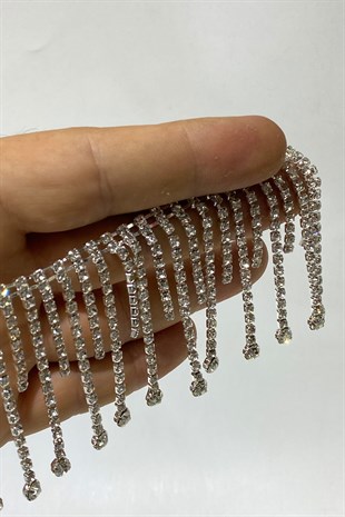 شريط زينة مزين بشراشيب 1 متر