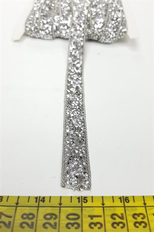 ملون سلسلة الحديد على الشريط مطرز