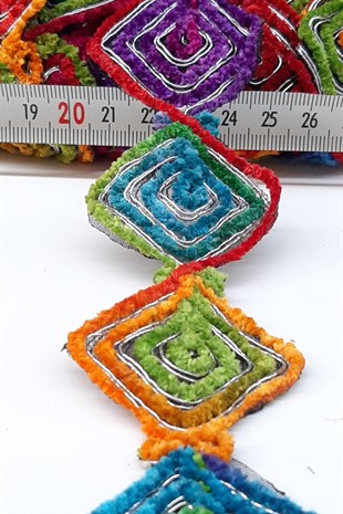 Renkli Kare Sarmal Desenli Antik Şerit Güpür