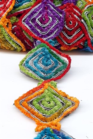 Renkli Kare Sarmal Desenli Antik Şerit Güpür