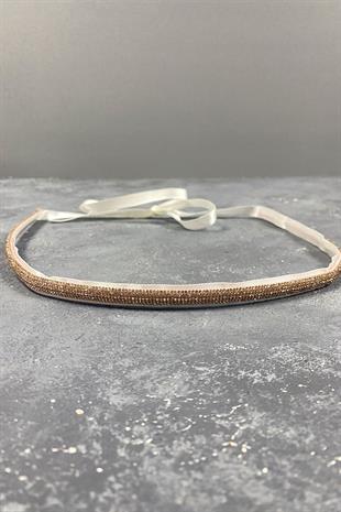 فستان سهرة بحجر لامعة بلون وردي كثيف