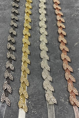 حزام خصر ملحق بنمط أوراق شجر رقيق بأحجار وردية اللون