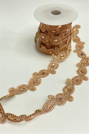 نمط بيزلي مزين بحجر على شكل شريط