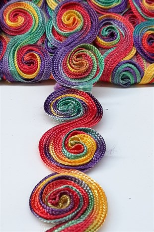 Sarmal Desenli Antik Şerit Güpür