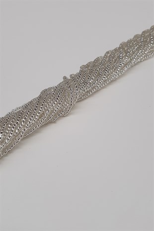 حبات رمال سلسلة فضية اللون شفافة