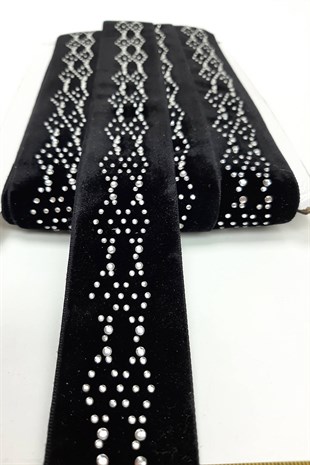 Siyah Baklava Desenli Taşlı Kadife Şerit