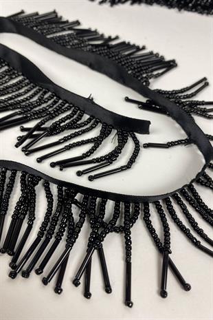 Siyah Boru Ve Kum Boncuk İşlemeli Saçak Şerit