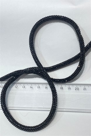 زين قطاع أنابيب الحجر الكامل الأسود