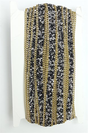 شريط مطرز بالخرز على سلسلة فضية سوداء اللون