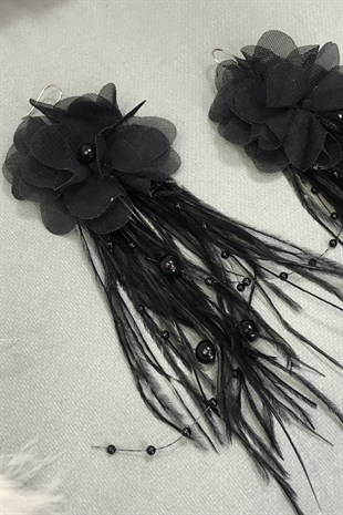 Siyah İncili Çiçekli Tüylü Küpe