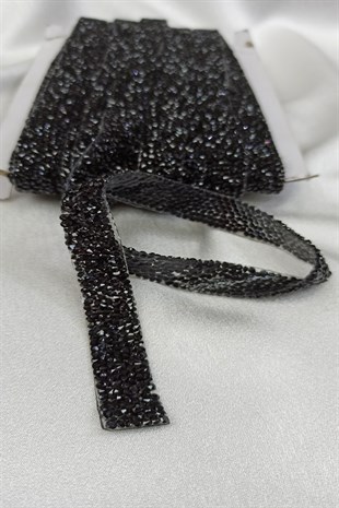 شريط لاصق أسود اللون