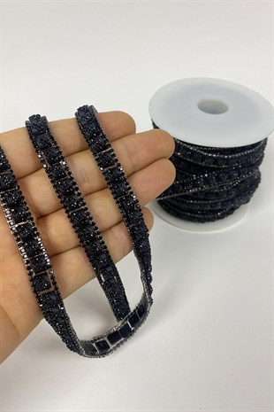 Siyah Ütüyle Yapışan Taşlı Boncuklu Şerit Aplik