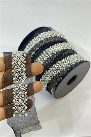 Siyah Zeminli İnci ve Kum Boncuk İşleme Şerit 1 mt