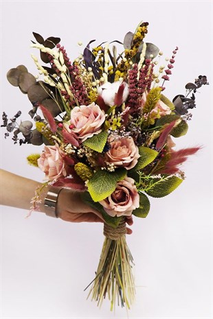 Şoklanmış Okaliptus ve Pudra Çiçekli Renkli Gelin Buketi